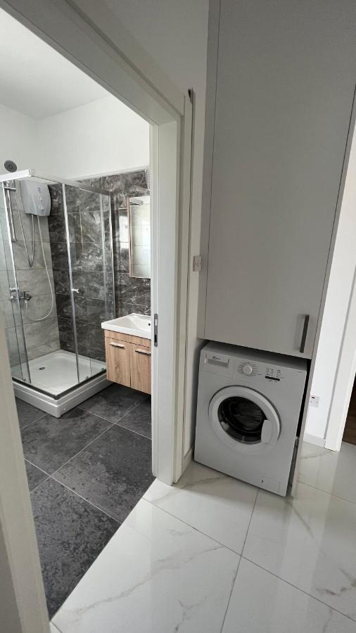 Tetris Apartment Spacious Comfortable ニコシア エクステリア 写真