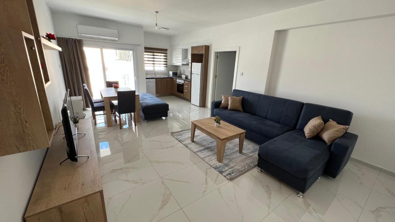 Tetris Apartment Spacious Comfortable ニコシア エクステリア 写真