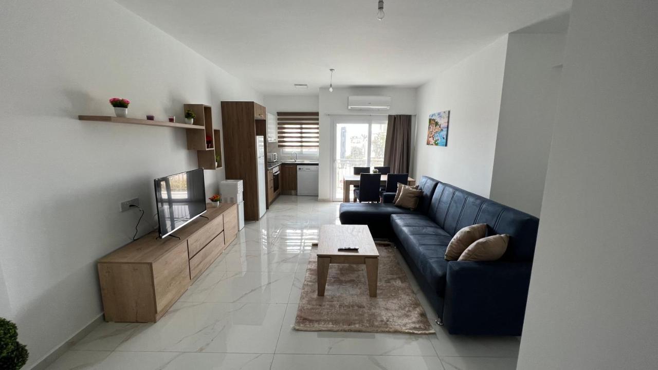 Tetris Apartment Spacious Comfortable ニコシア エクステリア 写真