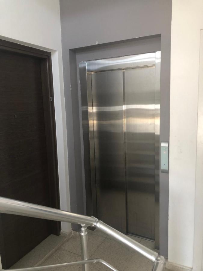 Tetris Apartment Spacious Comfortable ニコシア エクステリア 写真